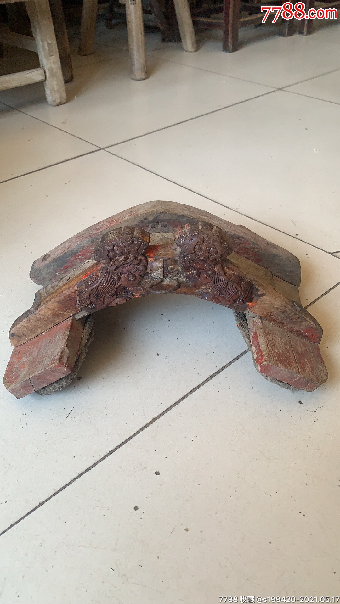 清代老马鞍.有部分是红木,雕刻双狮精湛,包老包真.