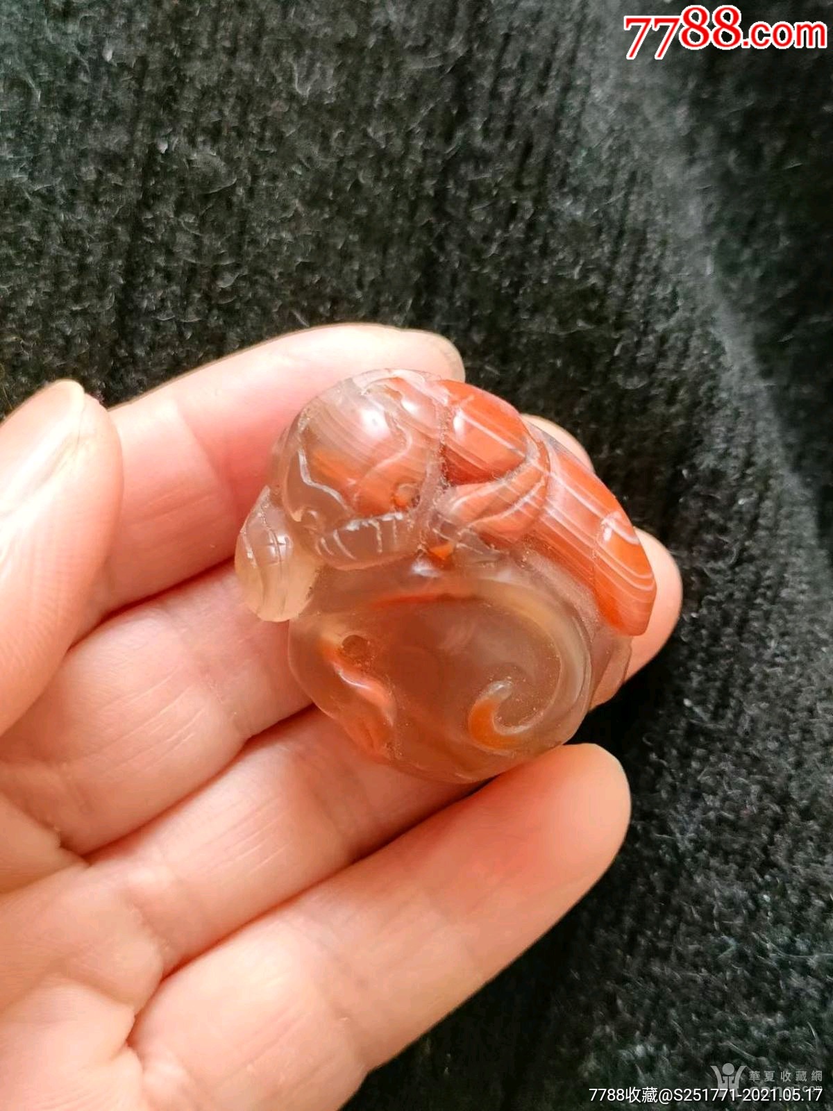 缠丝南红玛瑙手把件