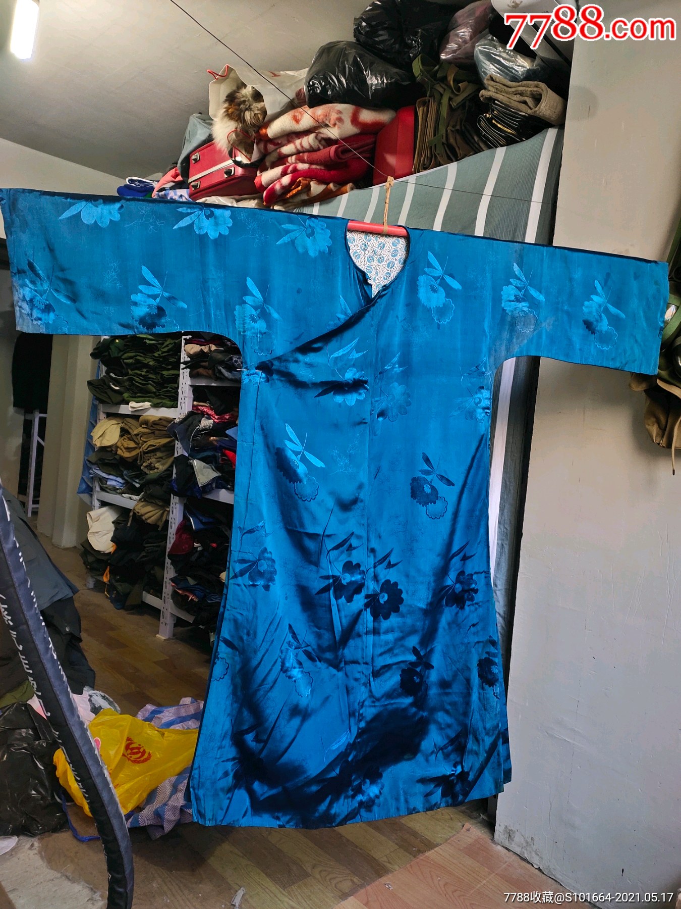 民国丝绸提花宽袖旗袍残品