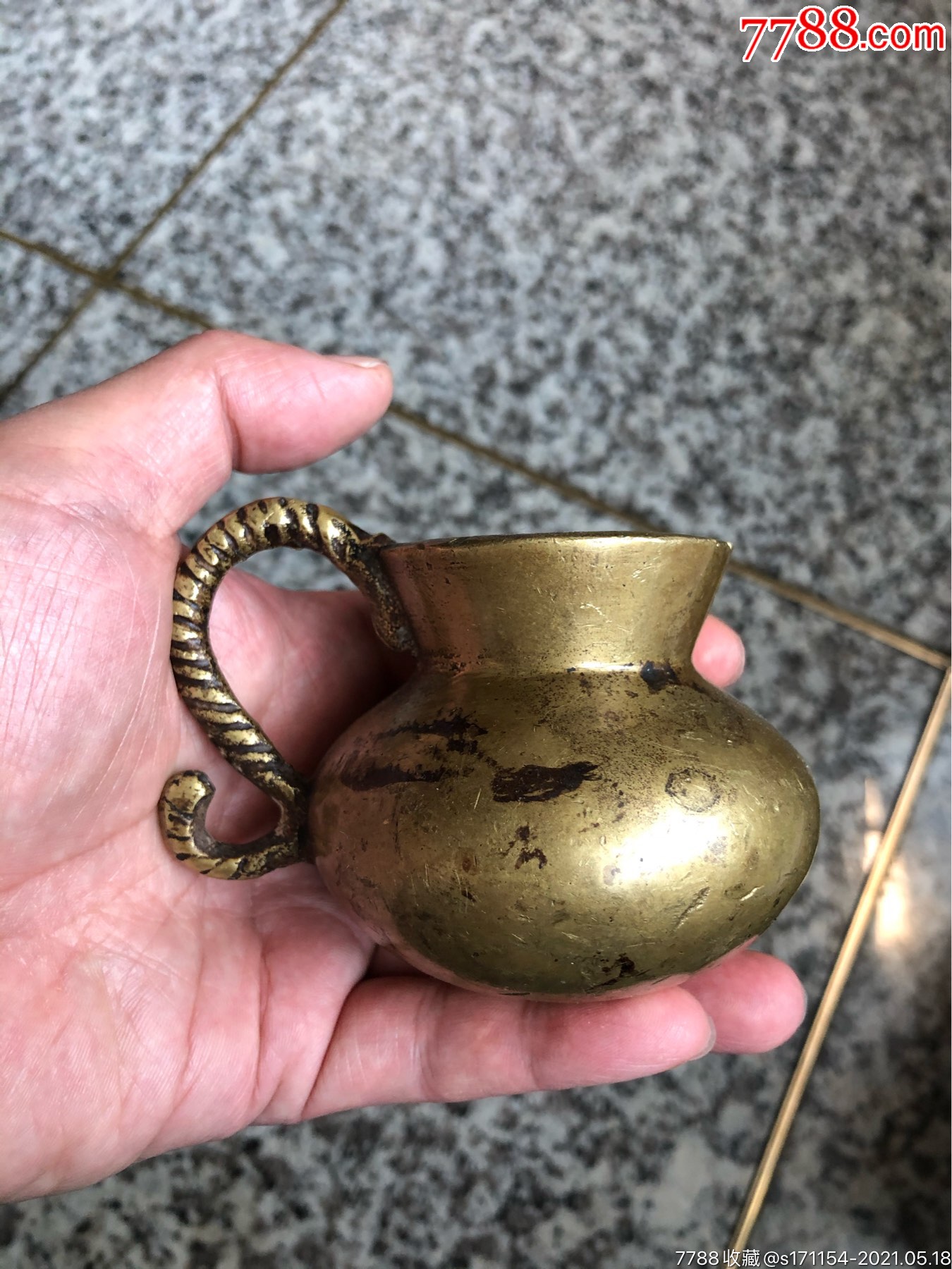 小巧厚重老铜罐