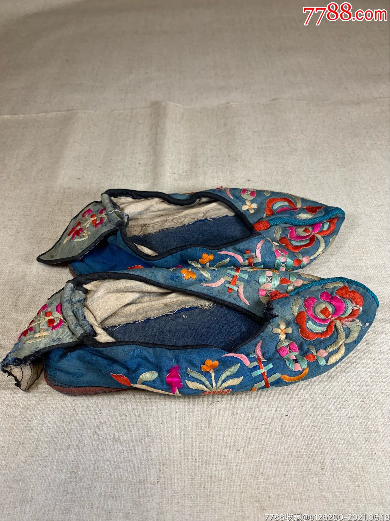 古董古玩收藏杂项清代蓝色刺绣老绣花鞋花卉绸缎面鞋子