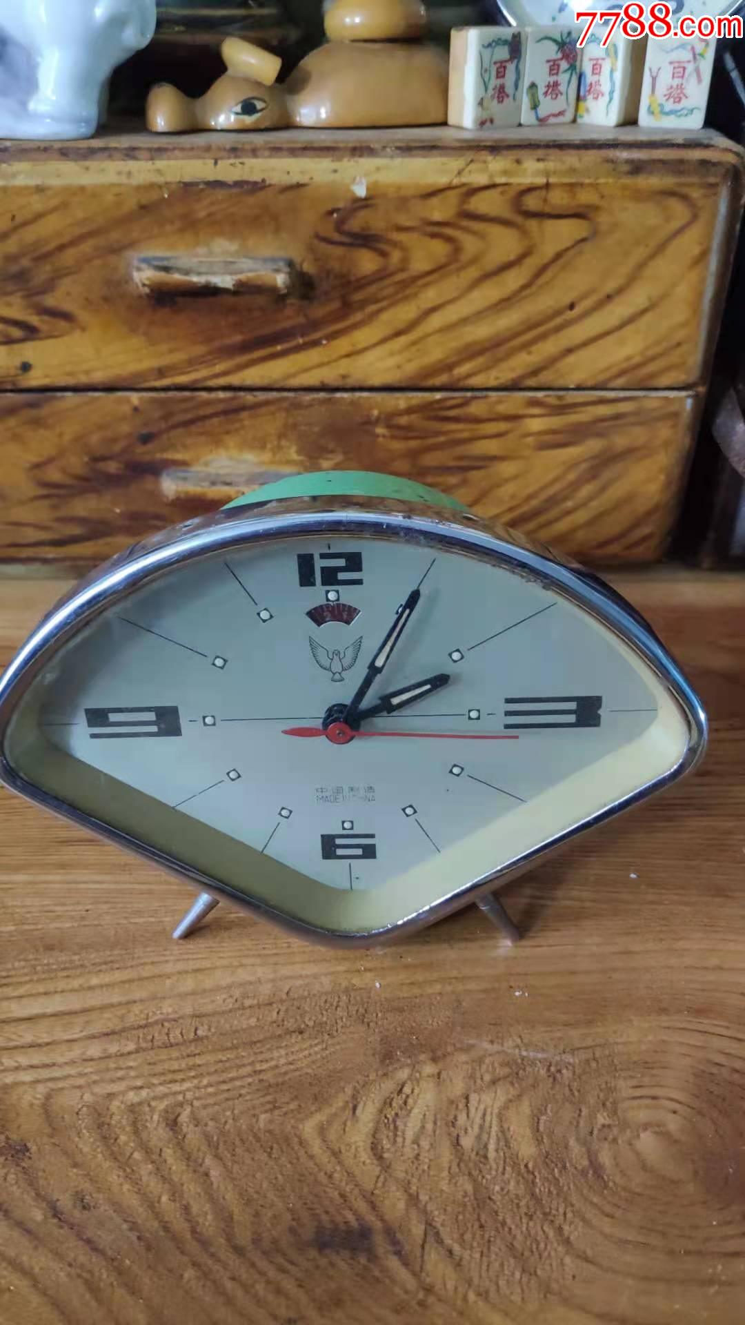 上世纪70-80年代白鸽牌台式闹钟民俗老物品时走时停.