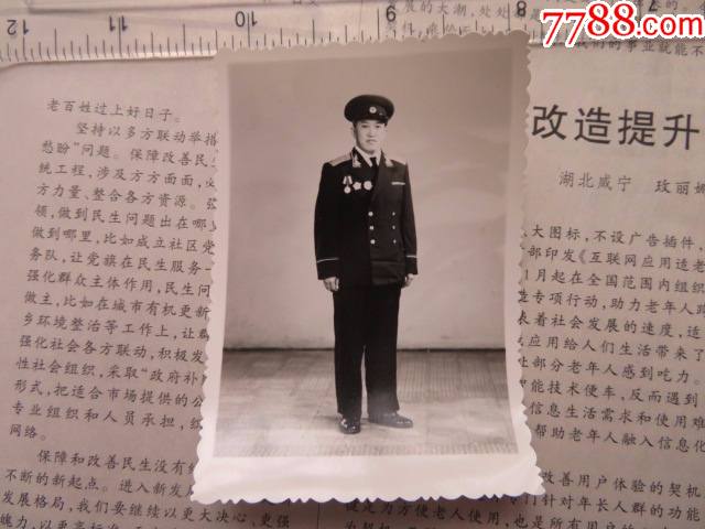 55空軍少校禮服照片一張