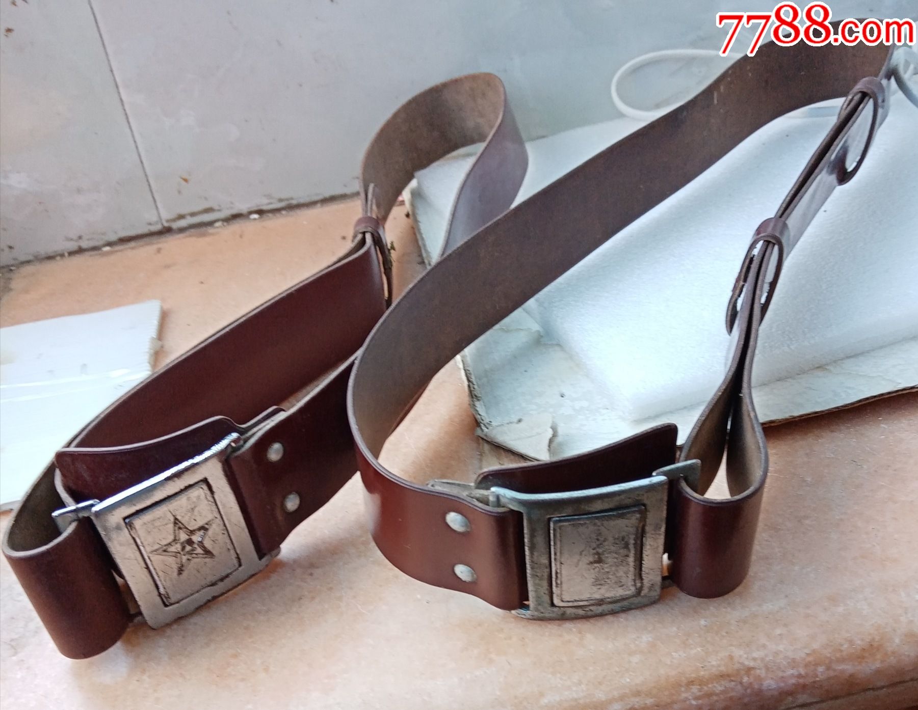 65式腰带带两条两种扣