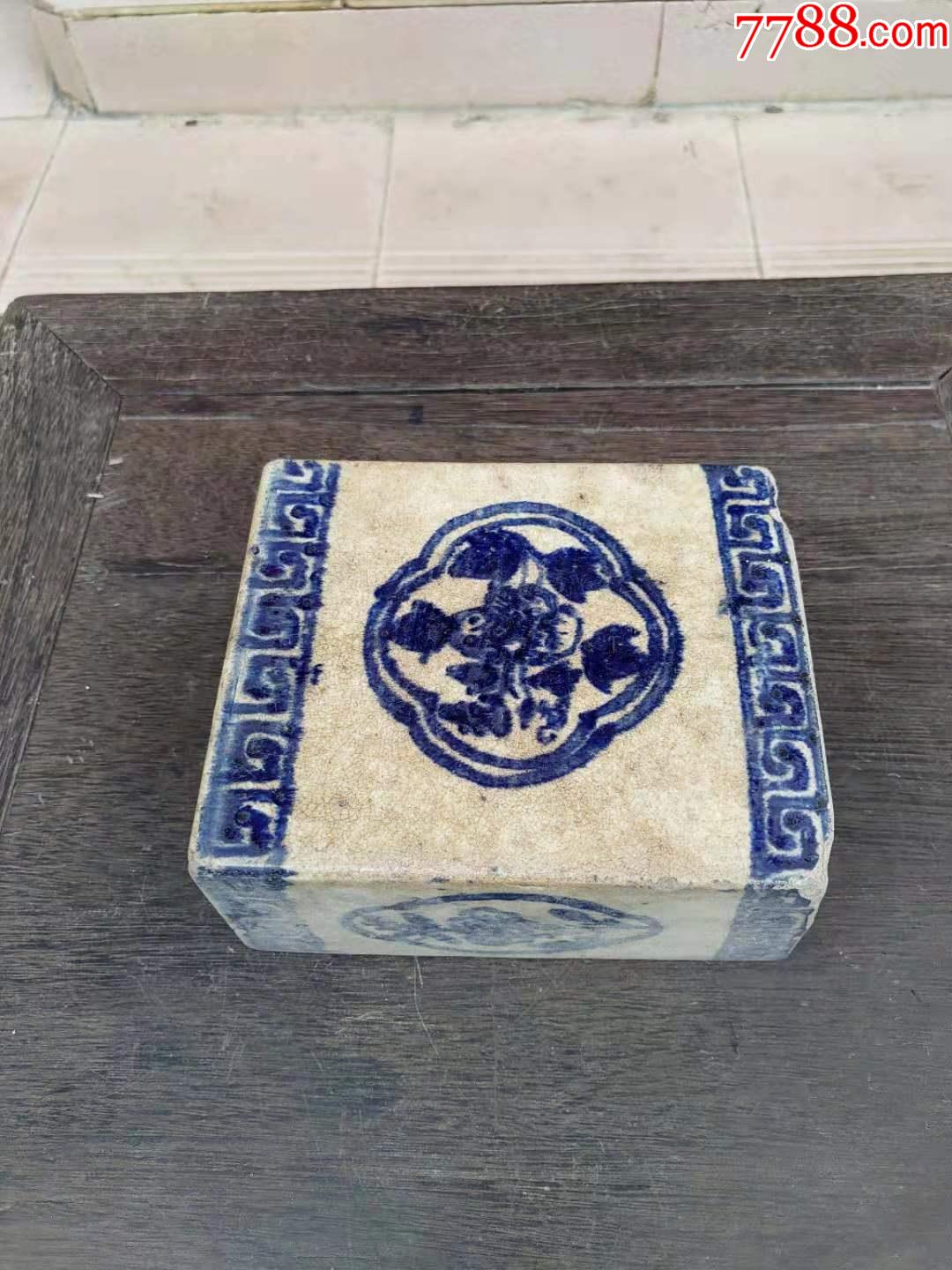 一个清代青花老脉枕