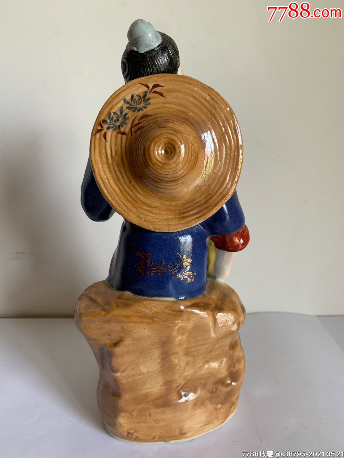 七十年代景德镇雕塑瓷厂粉彩人物瓷像摆件