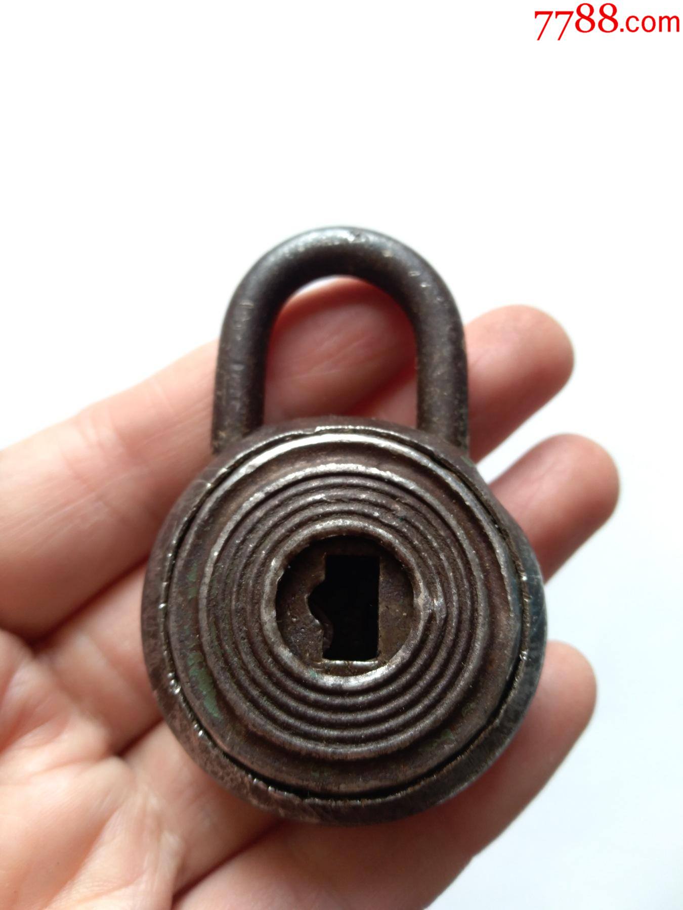 民国时期,带雕工老锁,造型内独特,点图可放大