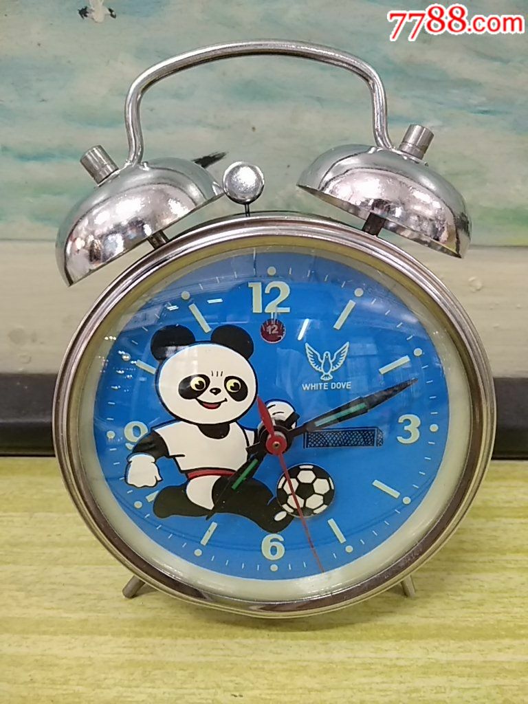 熊猫踢球闹钟(球会动)