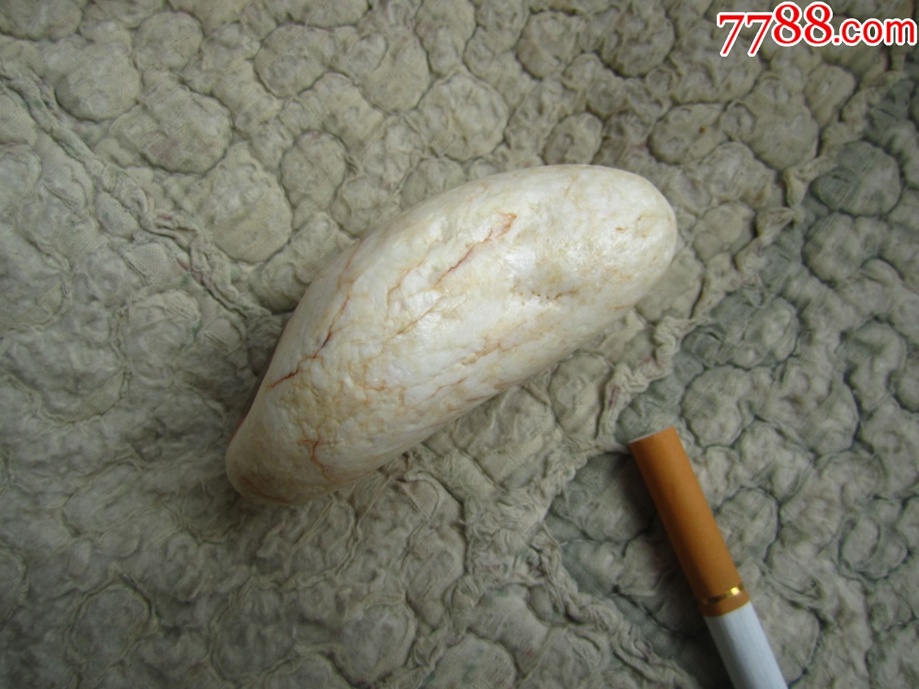 和田玉鸡骨白籽料