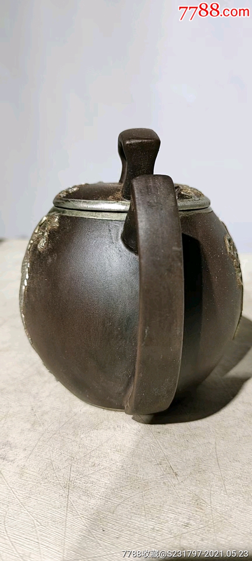 清代锡包龙纹紫砂壶