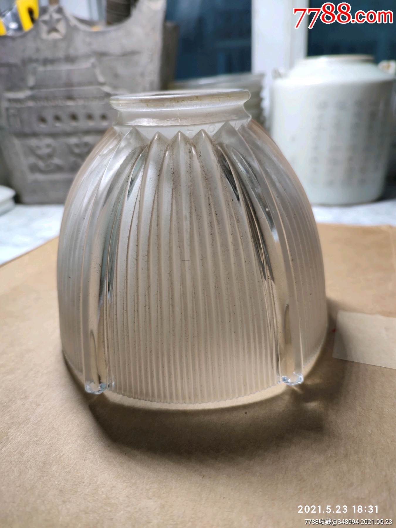 民国台灯灯罩:五筋凹凸纹饰