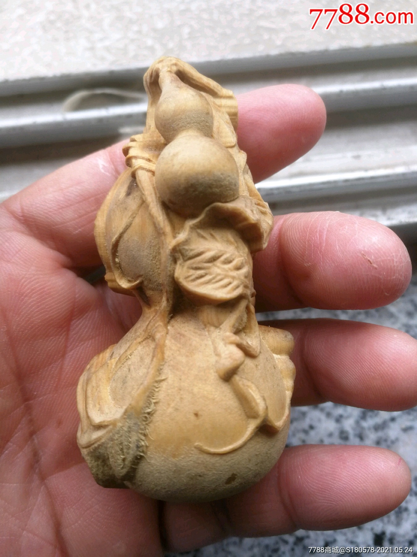 8厘米黄杨木雕葫芦图手把件一个,图上一个大葫芦五个小葫芦,寓意五_第