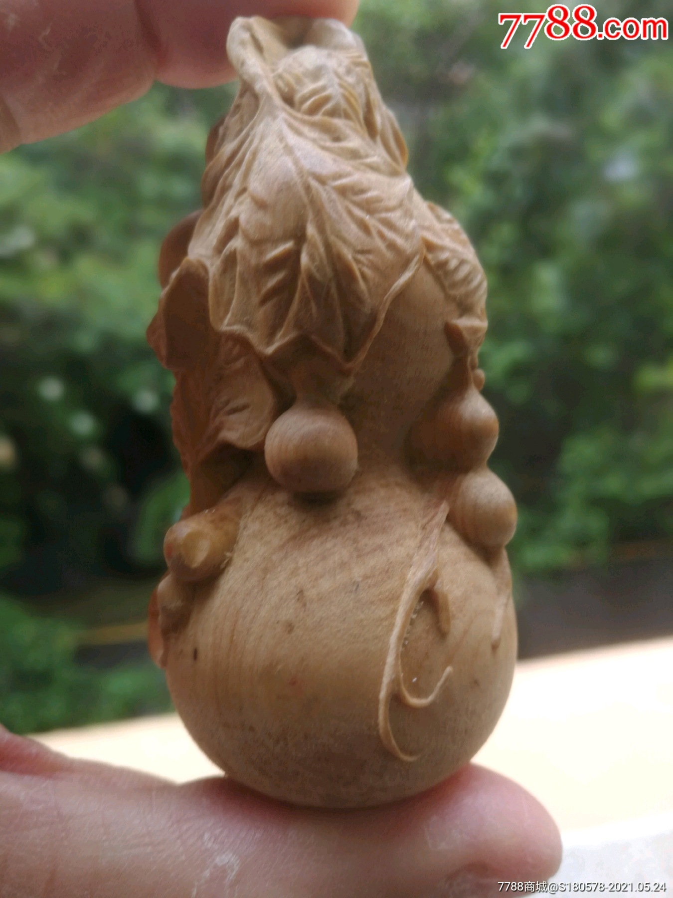 8厘米黄杨木雕葫芦图手把件一个,图上一个大葫芦五个小葫芦,寓意五_第