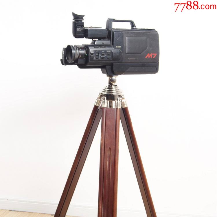 二手90年代老式摄影机vhsm7摄像机实木三脚架电影道具装饰摆件