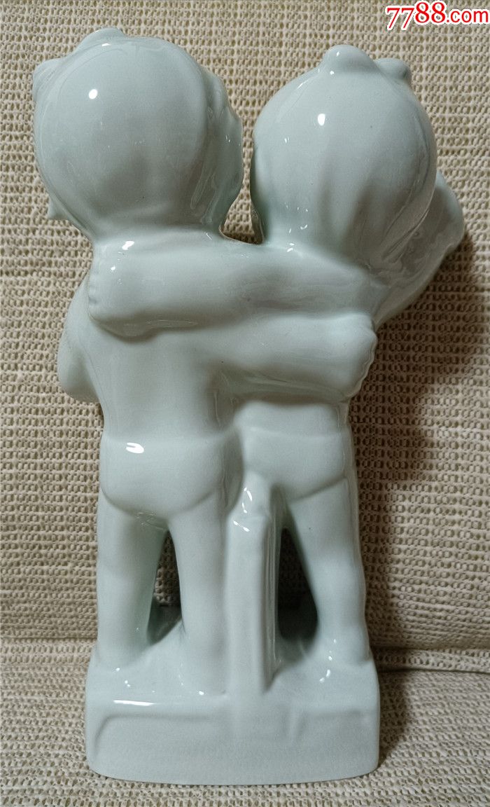 90年代淄博美术陶瓷鲁青瓷海尔兄弟瓷塑人物摆件