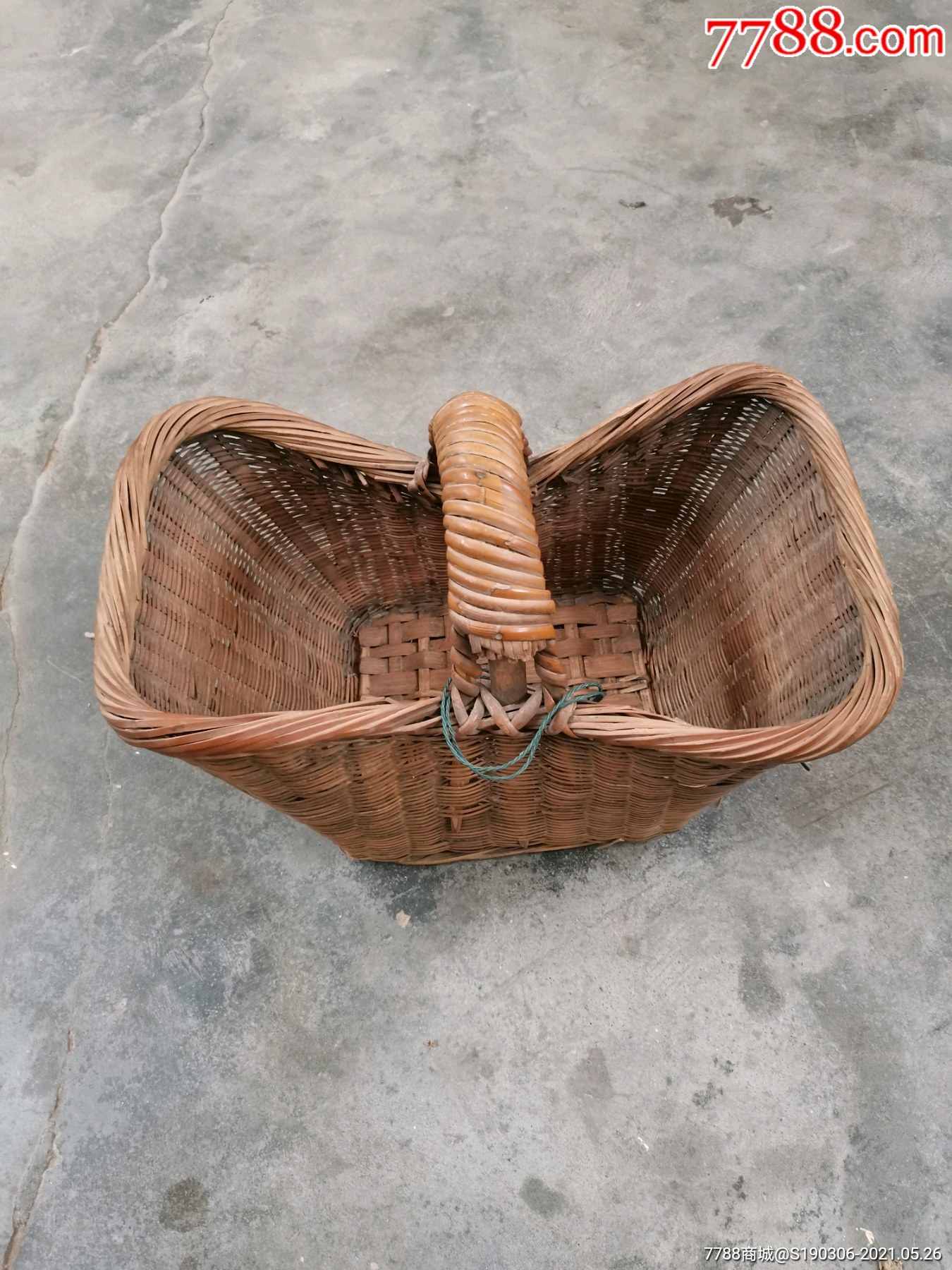 晚清时期,手工竹子编制篓子,品相好,26*22*38