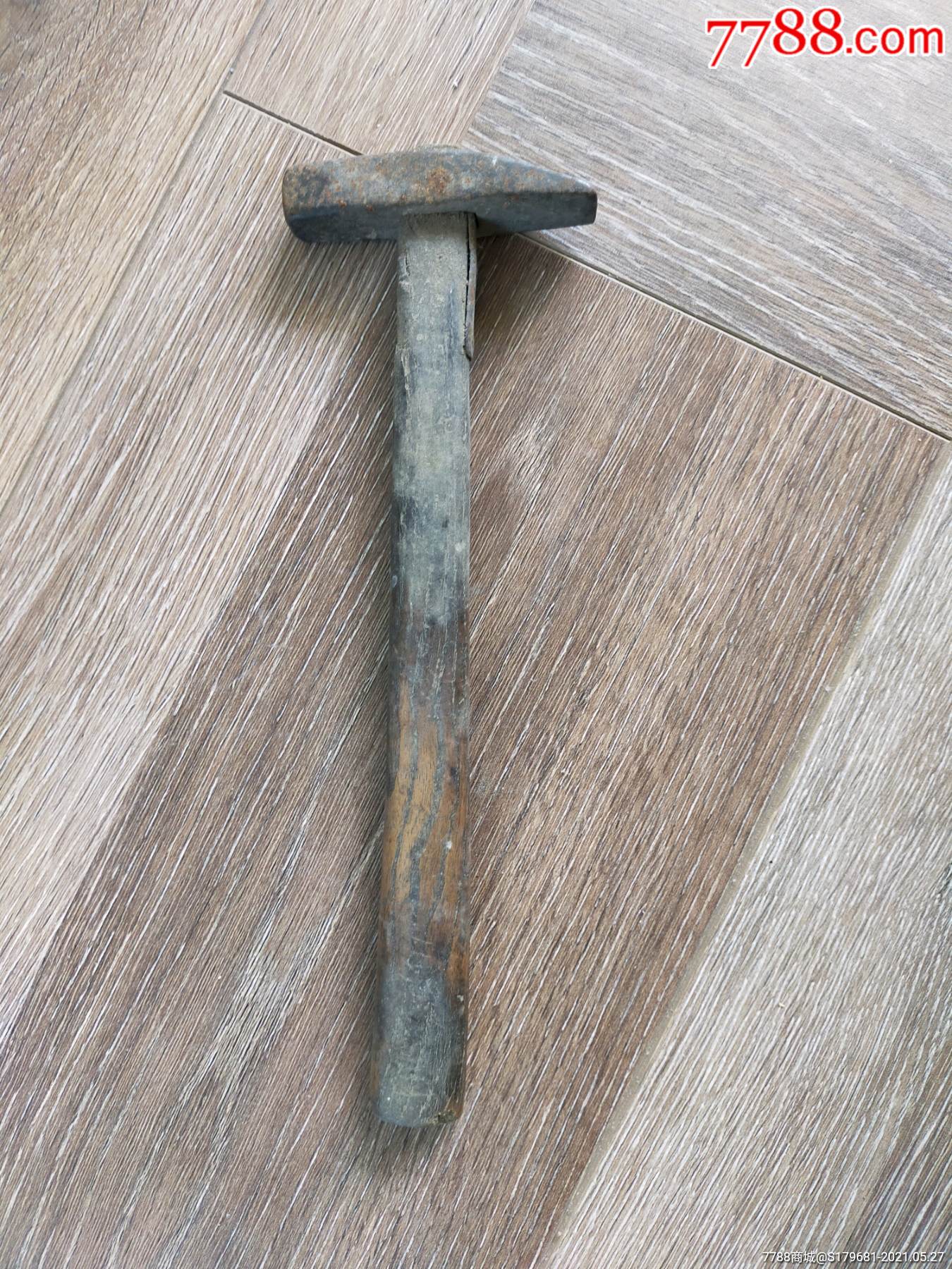 古代锯匠用的小铁锤子