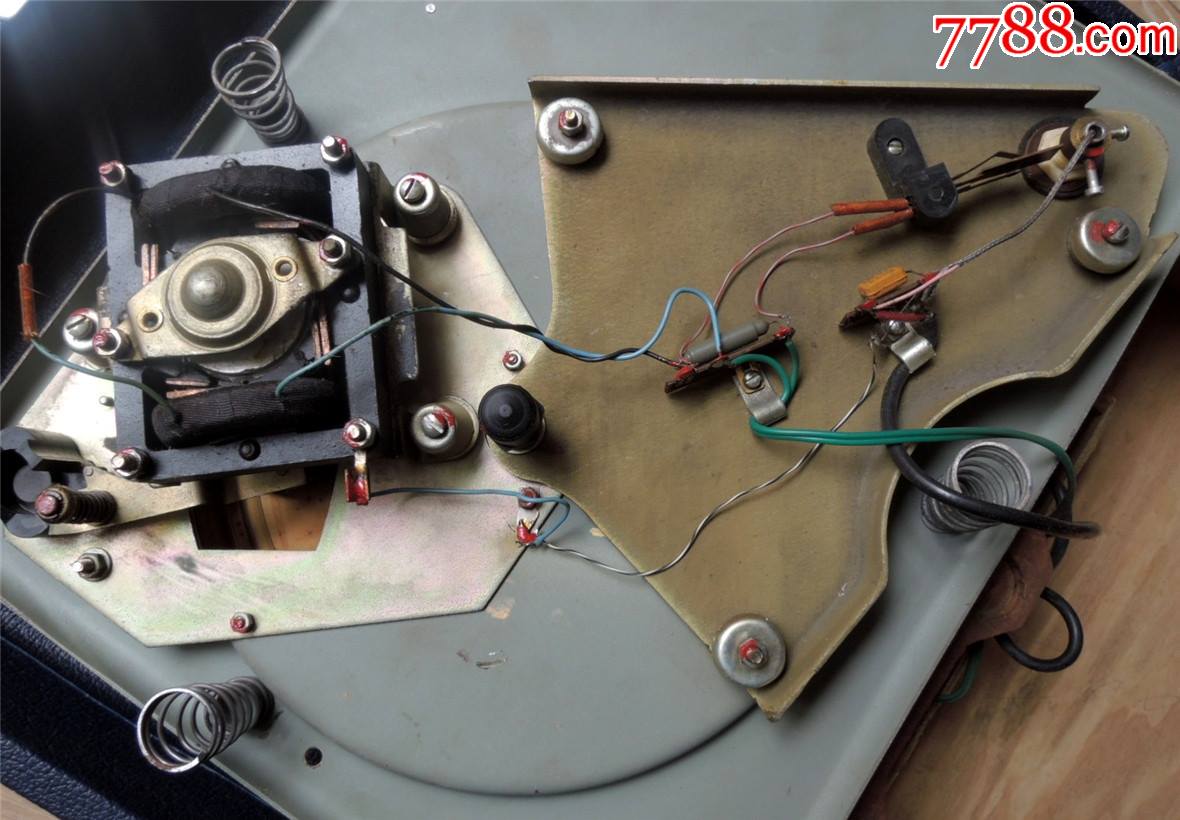 怀旧收藏2105-1978年洱海牌206型四速电唱机-云南大理州无线电厂