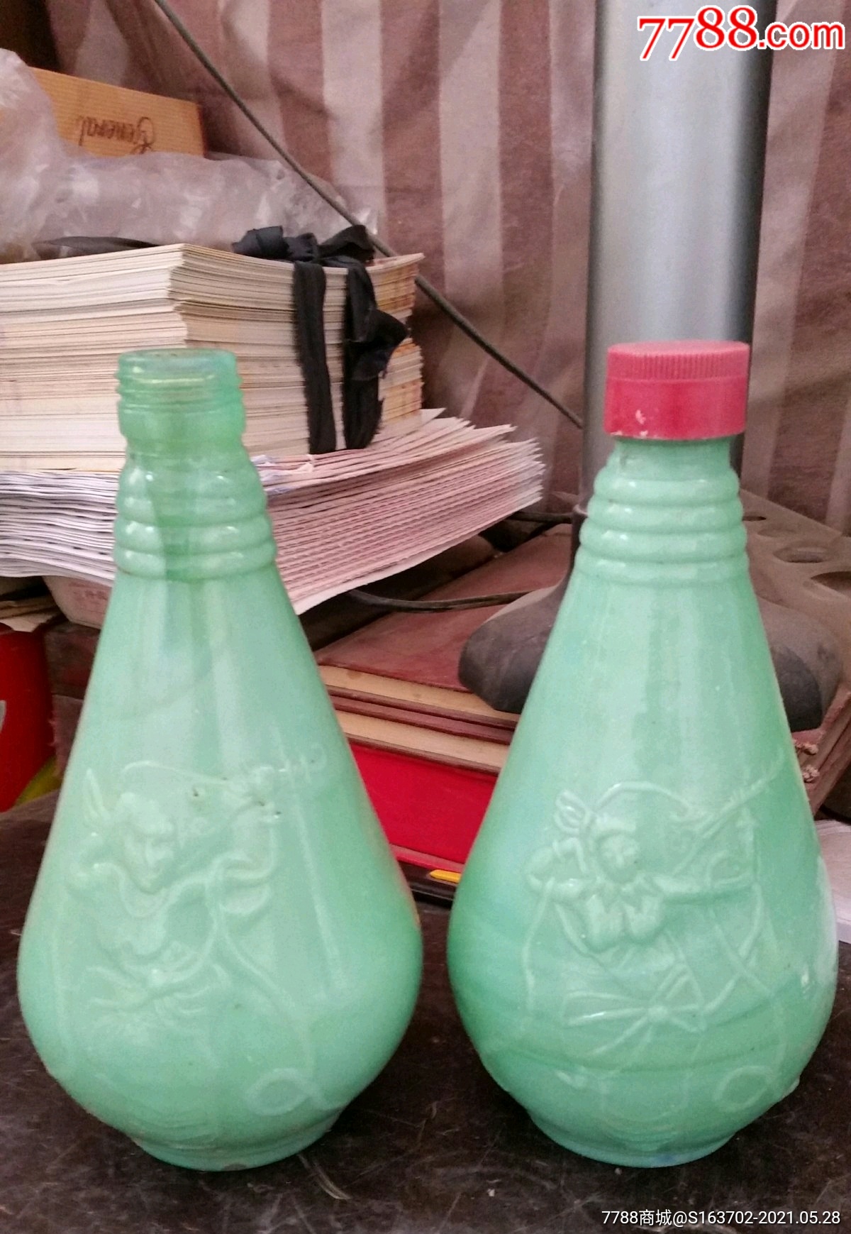 老琉璃酒瓶一对