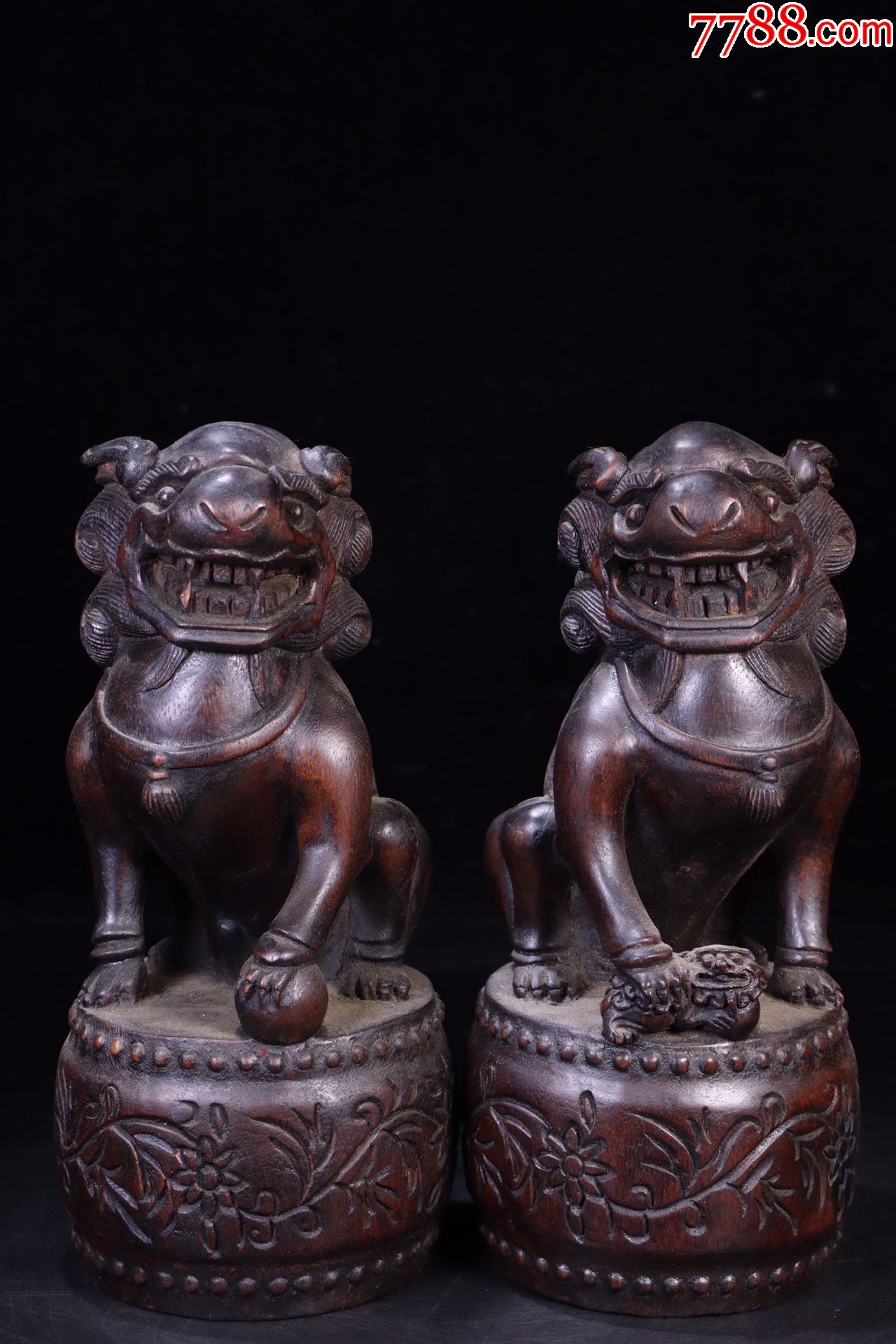 老沉香木雕狮子镇纸,摆件一对