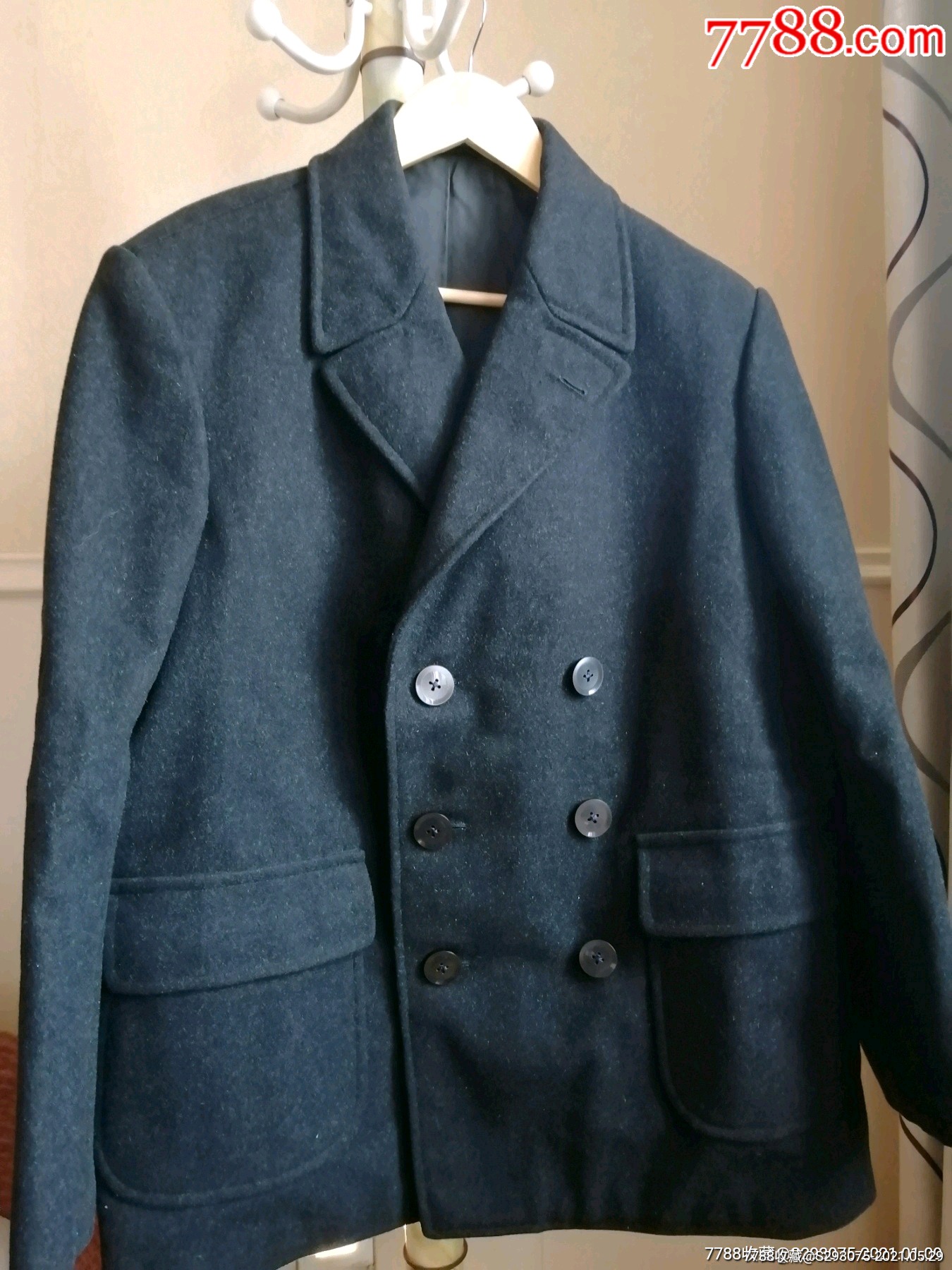 老式毛呢大衣