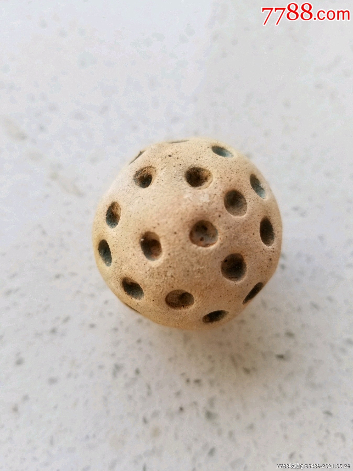 古代特色彩绘玲珑陶球