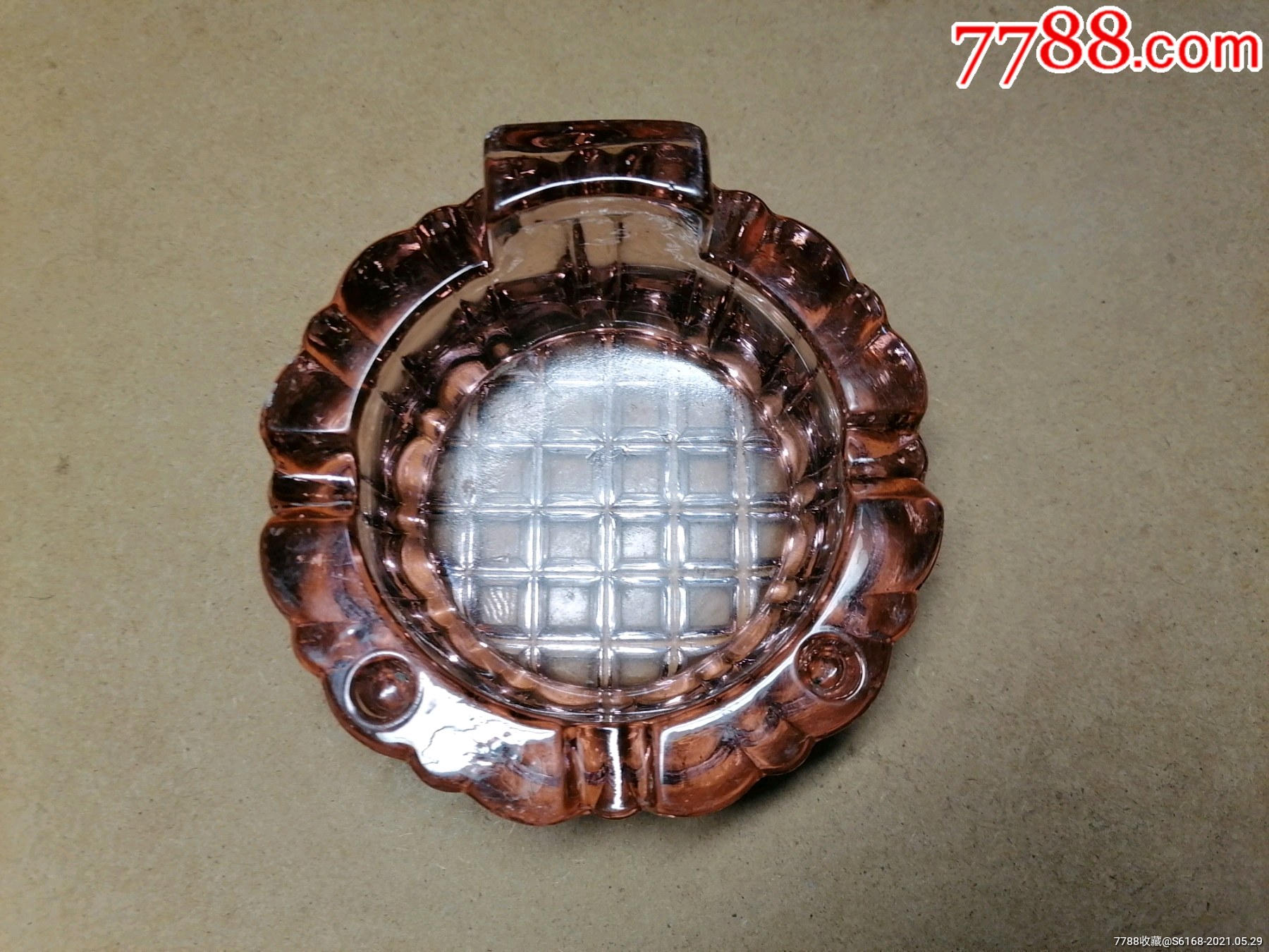 老料玻璃烟灰缸