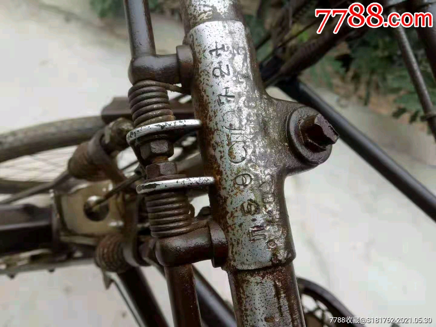 天津产《红旗》牌自行车两辆