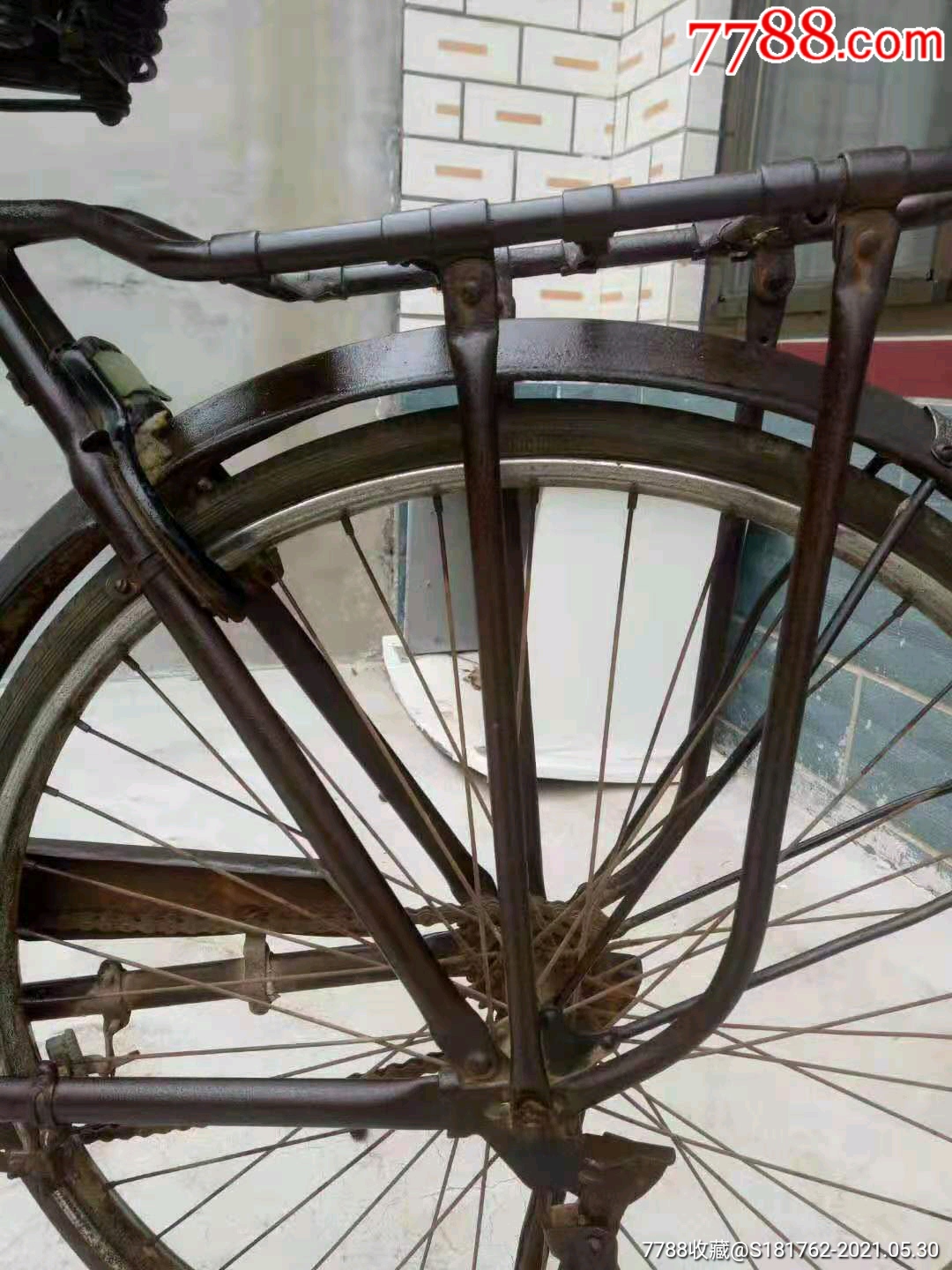 天津产《红旗》牌自行车两辆