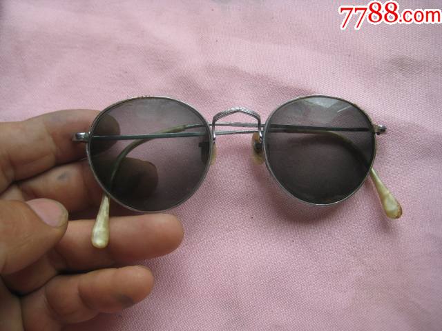 一付民国有钱人用的近视老墨镜.