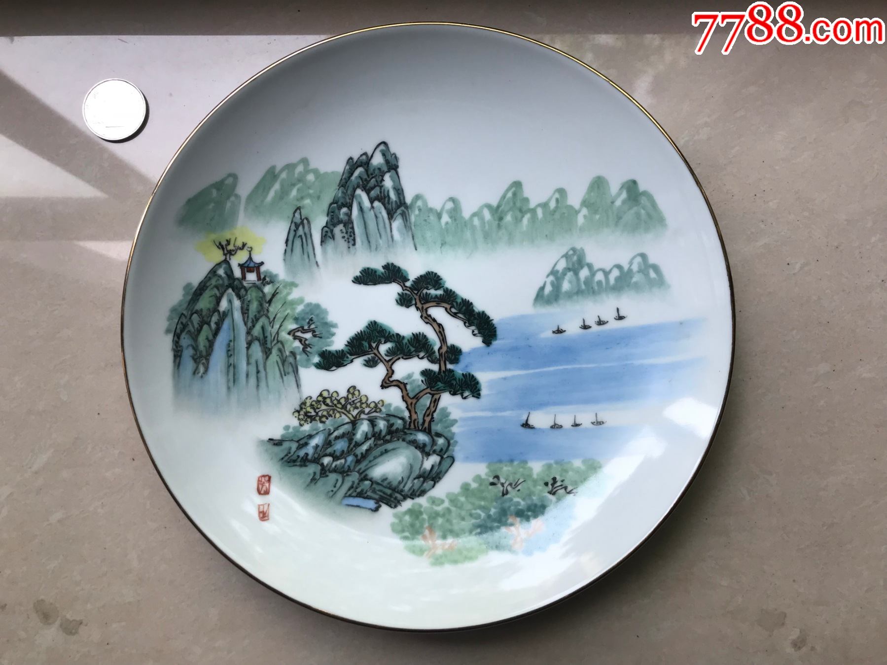 八十年代粉彩山水赏盘