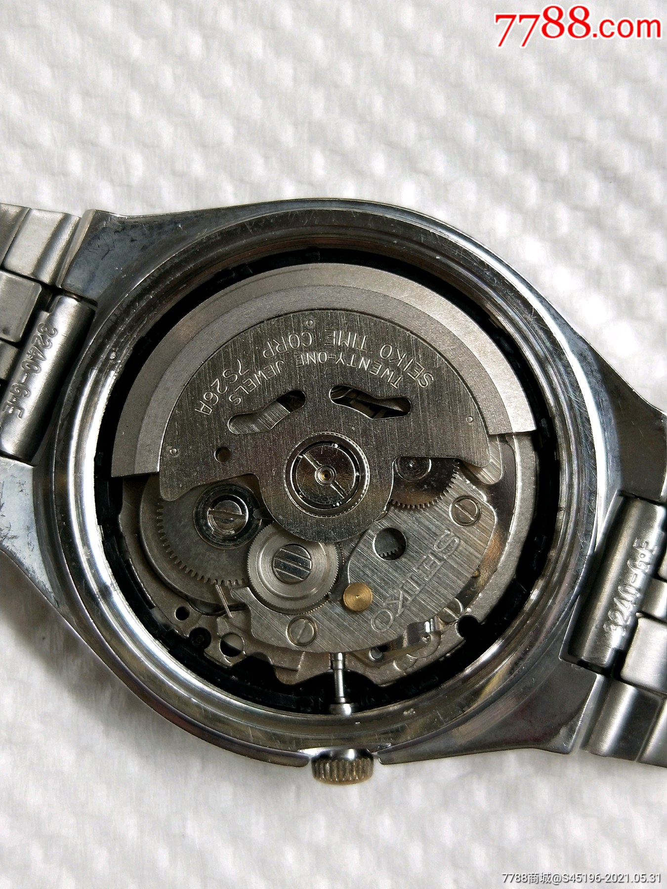 "透底"精工,机芯7s26,走时