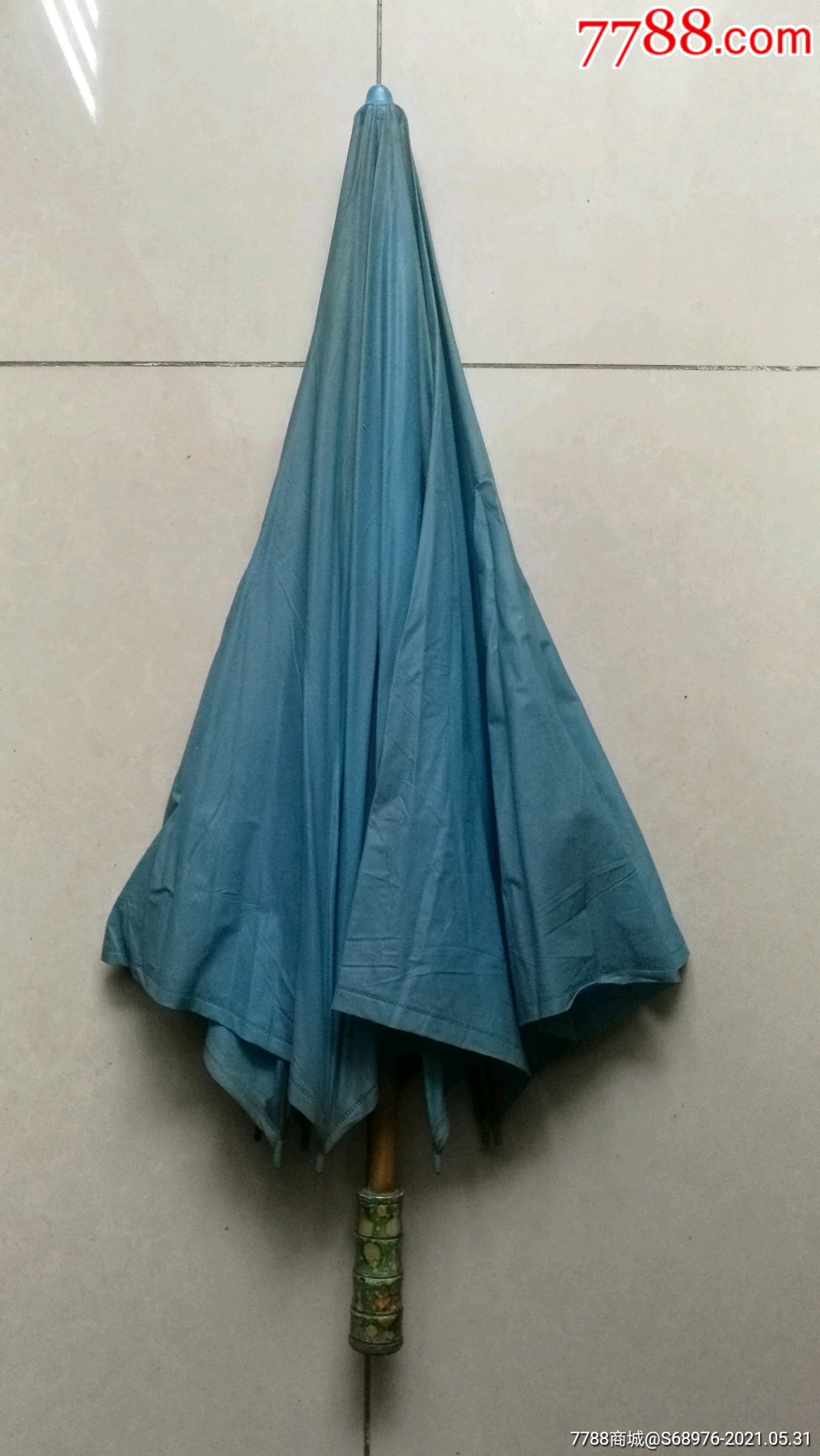 老雨伞70年代塑料雨伞结实耐用可做年代戏影视道具怀旧收藏