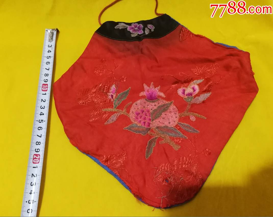 特价处理民国绣工精美漂亮石榴多福多子寓意肚兜刺绣绣品绣片包老保真