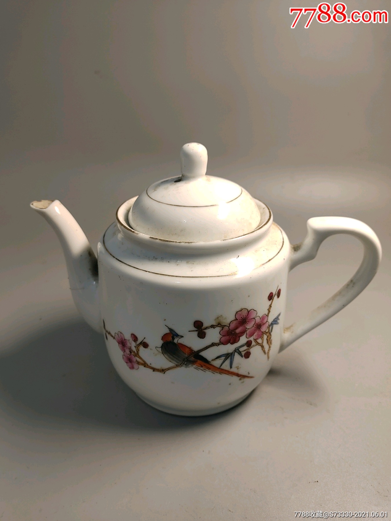 567瓷,文革手绘喜上眉梢茶壶一把,磕