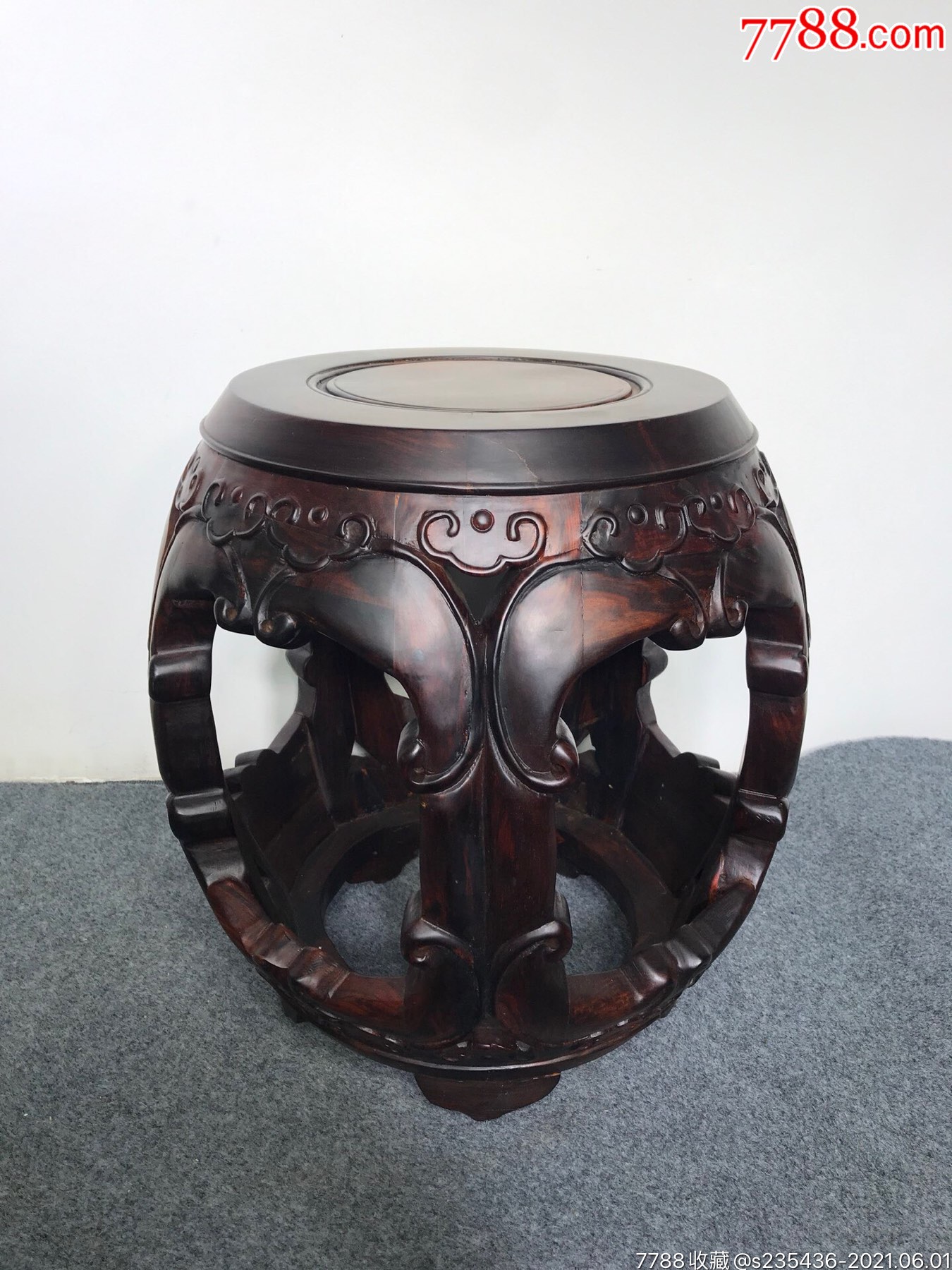 红木大红酸枝鼓凳造型设计精美带精美雕刻其圆鼓鼓代表宽厚富足婉约而