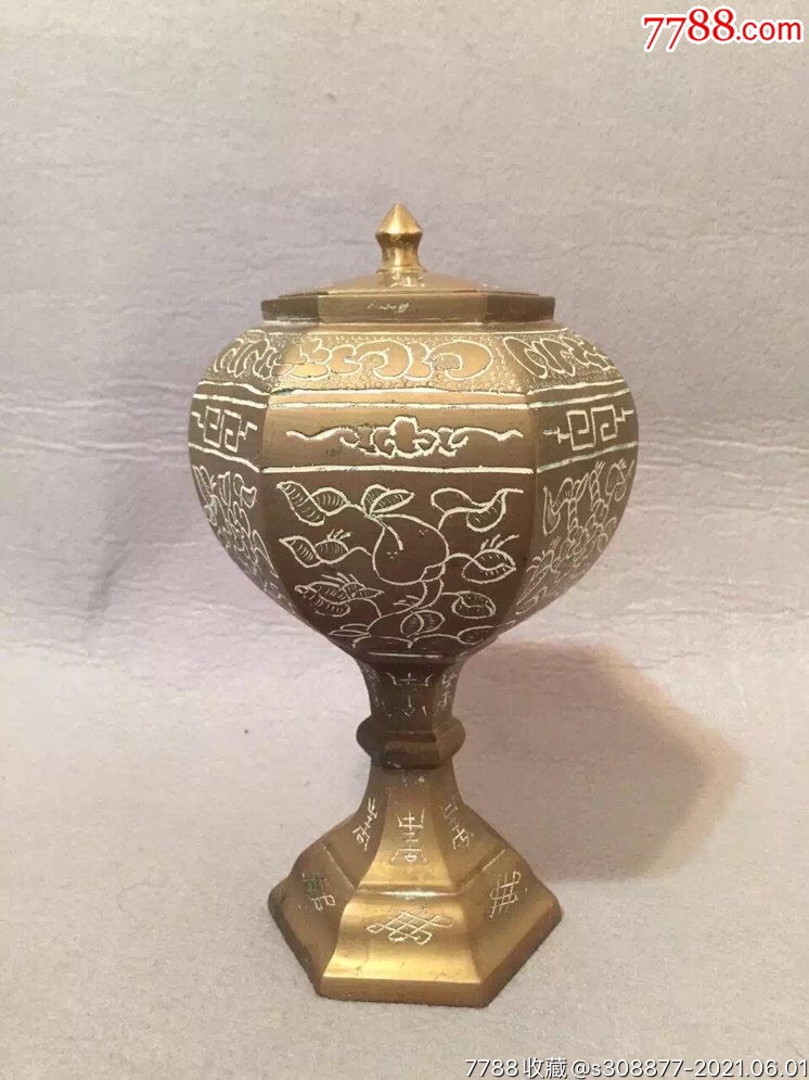 民国六方铜斗,手头很重,做工精致,器形好!高21公分,1800