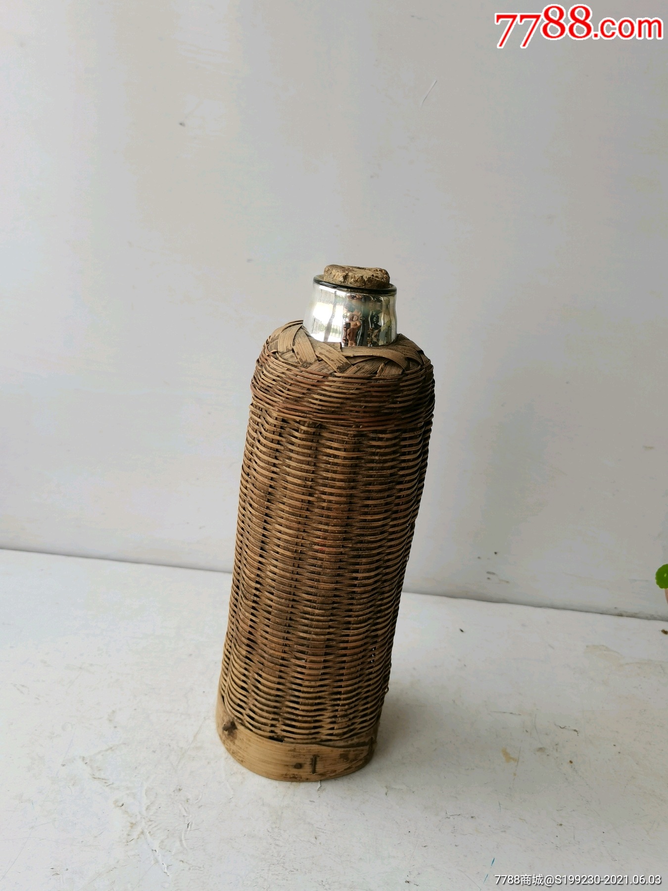 民俗老物件,竹编老暖壶,老保温瓶