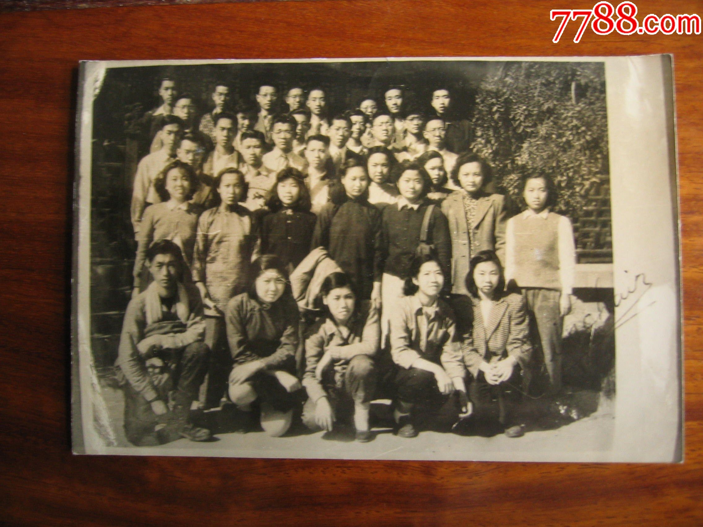 5060年代大学帅哥美女合影