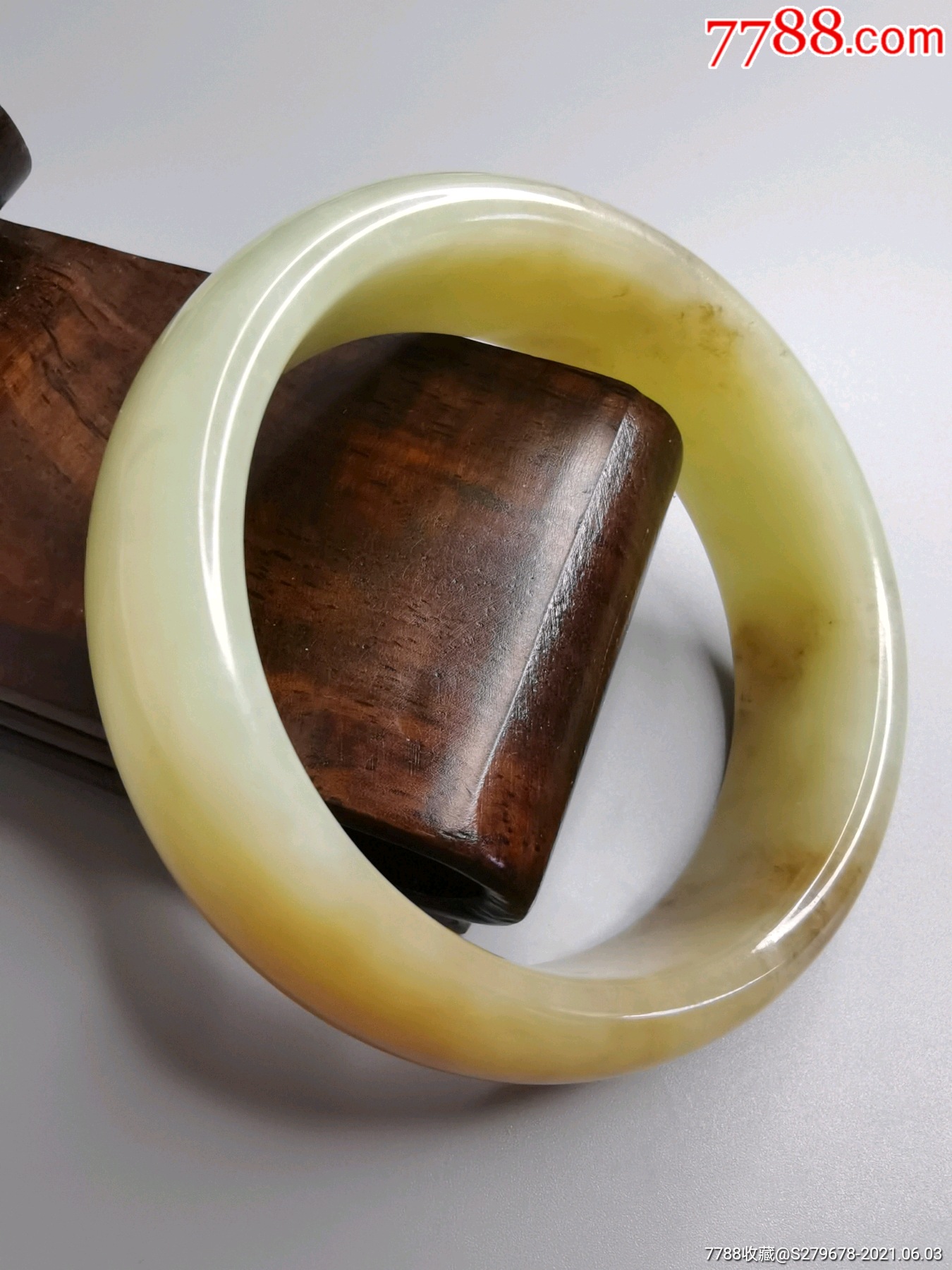 和田玉糖玉宽条手镯玉质油性极大_价格2800元_第1张_7788商城__七七八