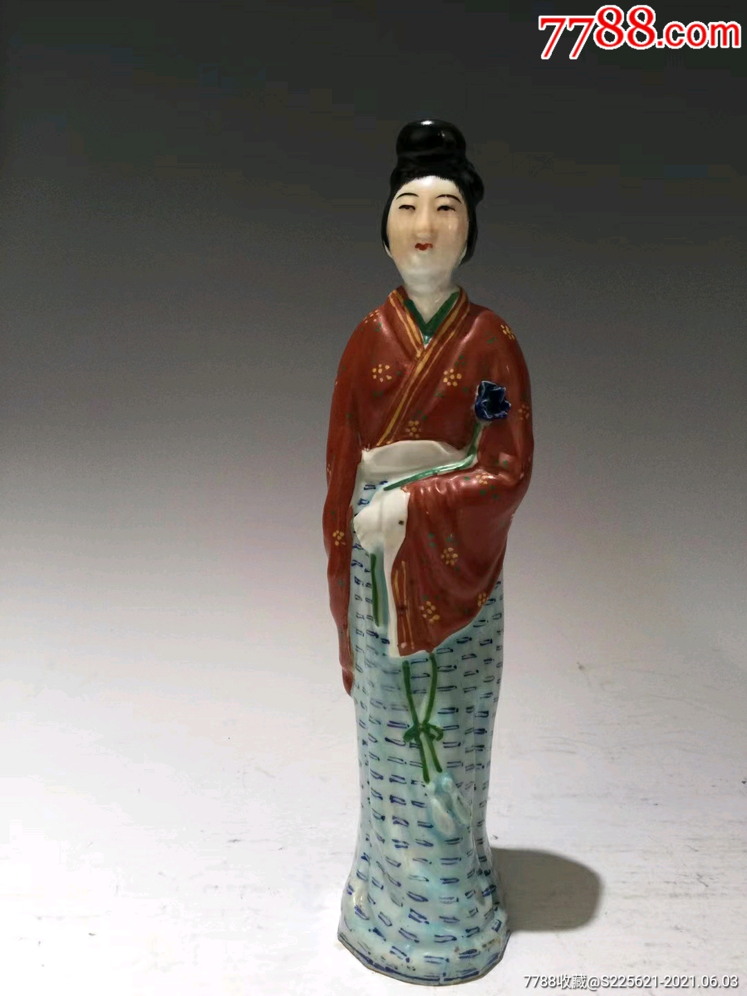 民国粉彩侍女人物瓷塑