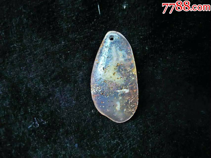 一个水透的老玛瑙坠子