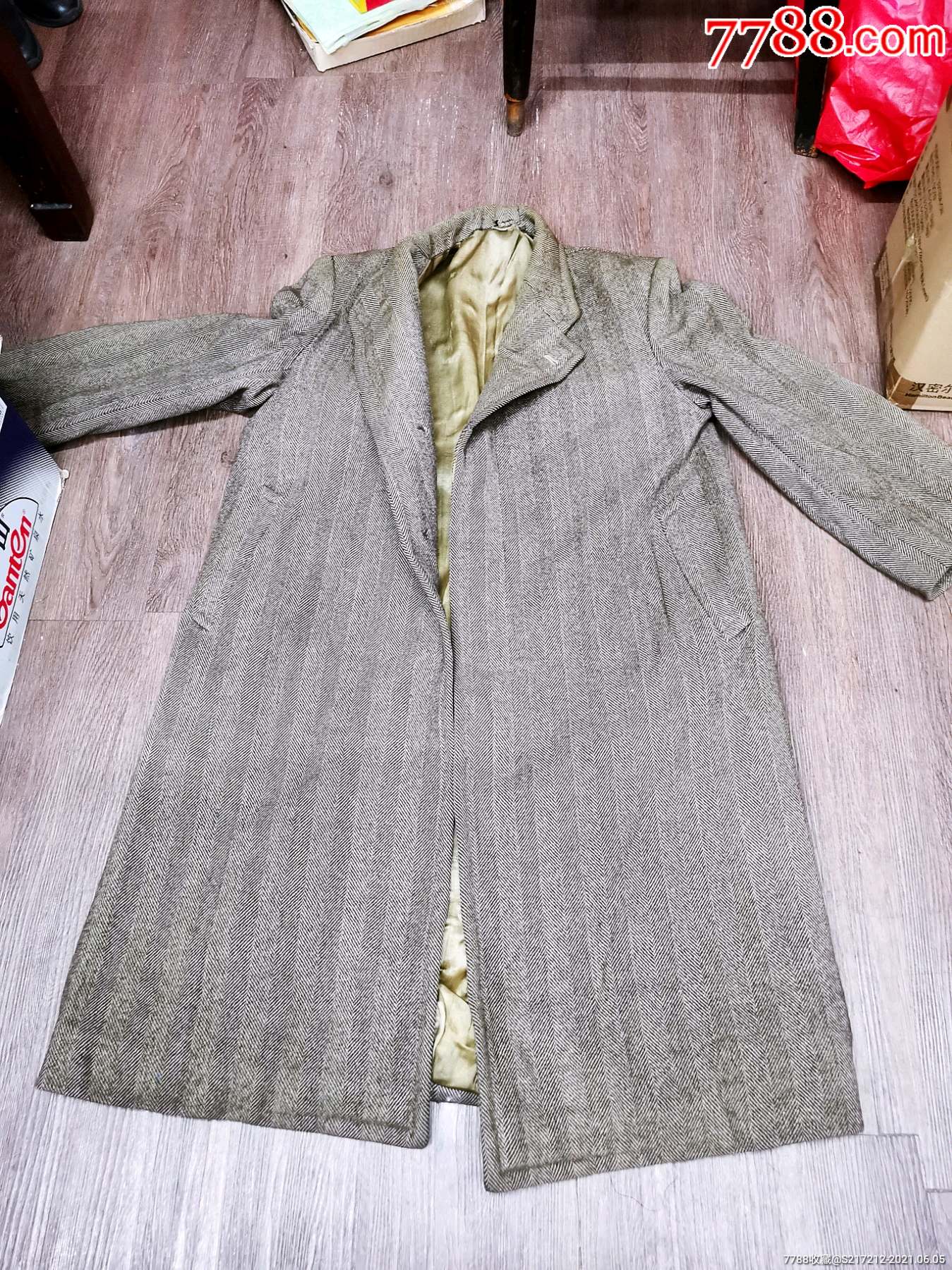 民国时期男士大衣