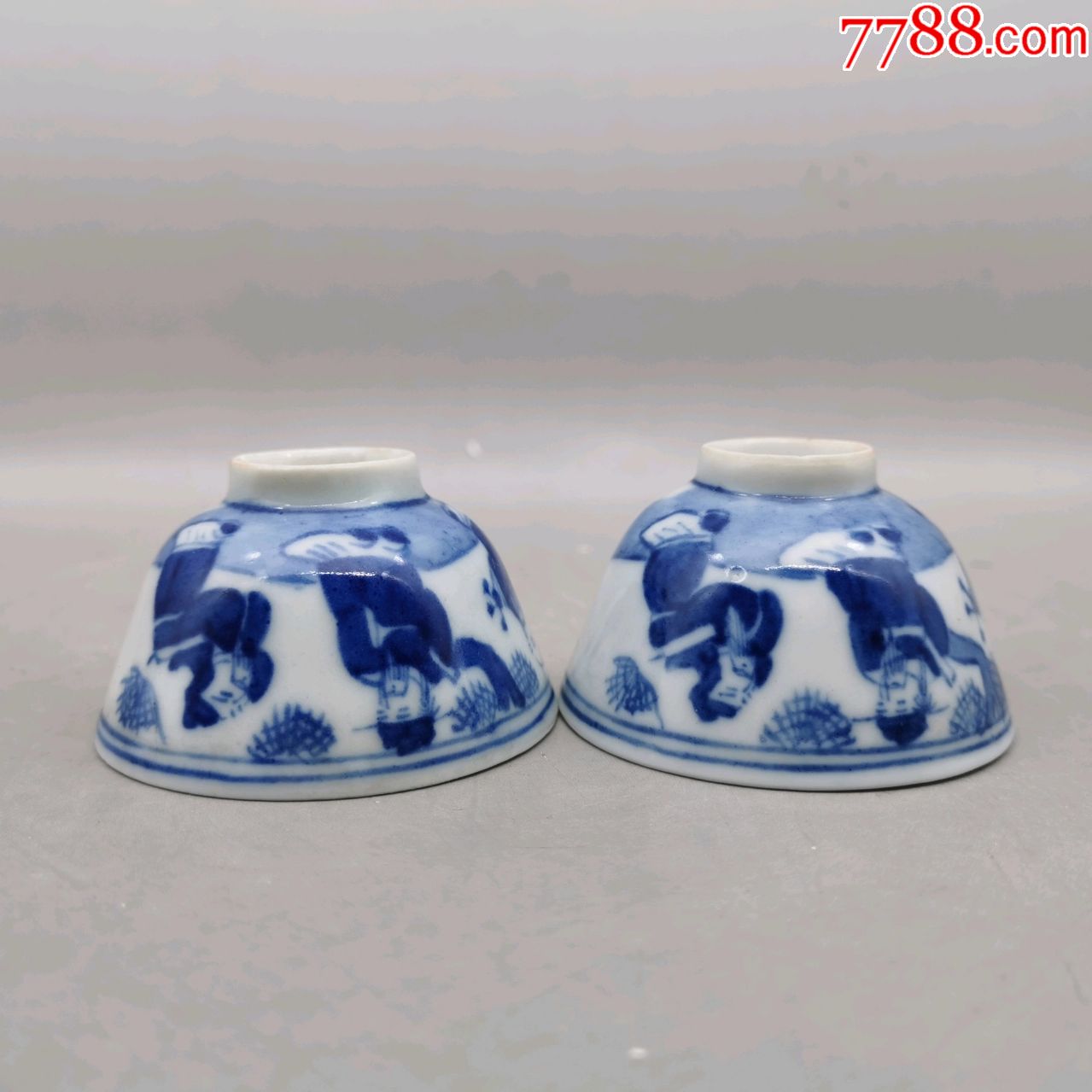 清代青花福禄寿三星人物小酒杯一对