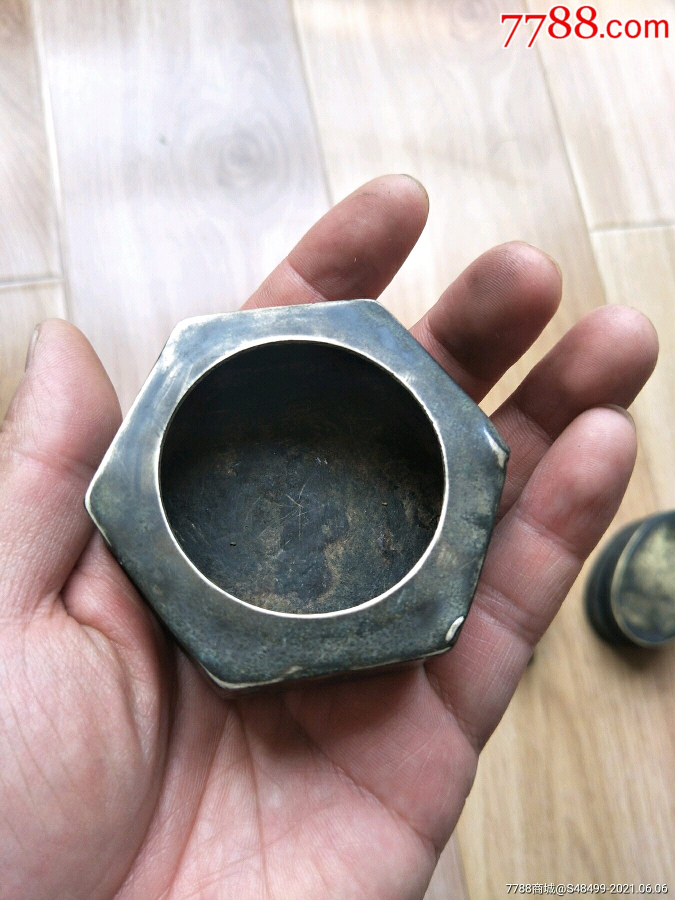 铜水盂六边行一个