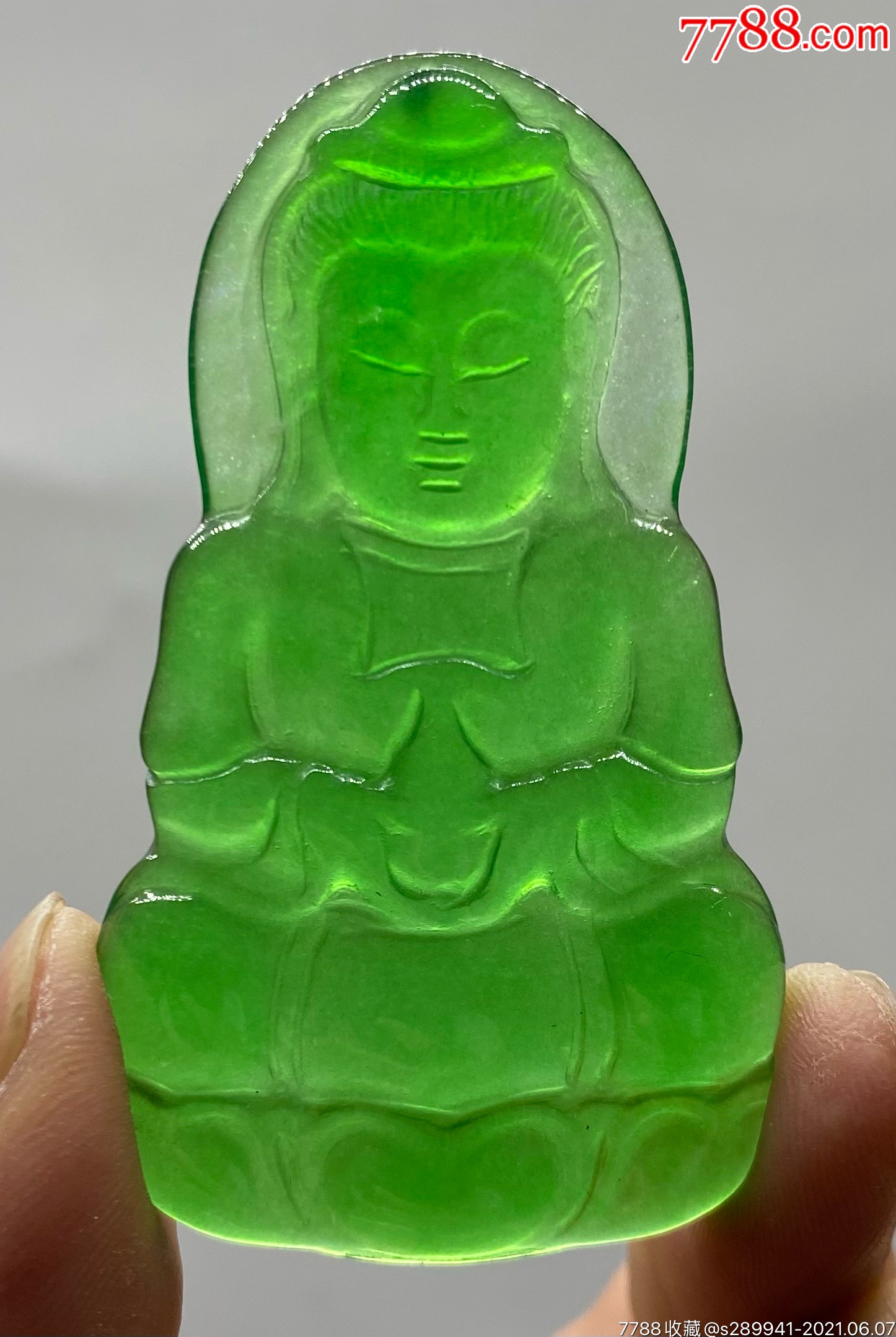 清代老翡翠冰透满绿红翡三彩观音佛挂件