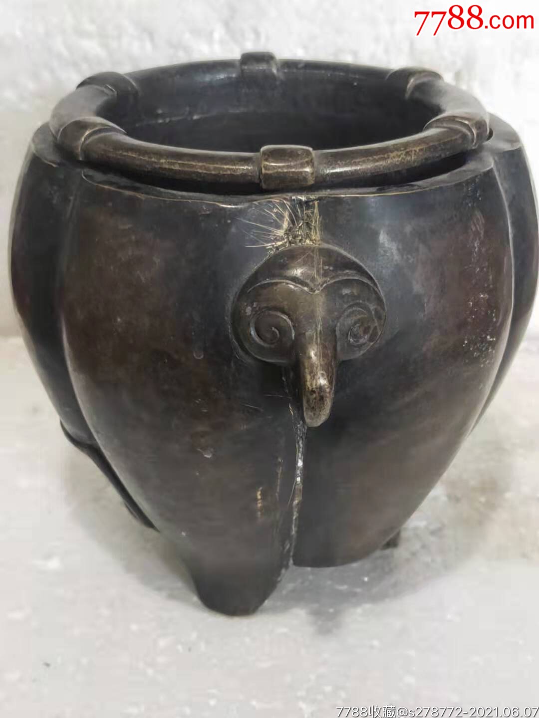 清代两耳三足南瓜形温酒炉7