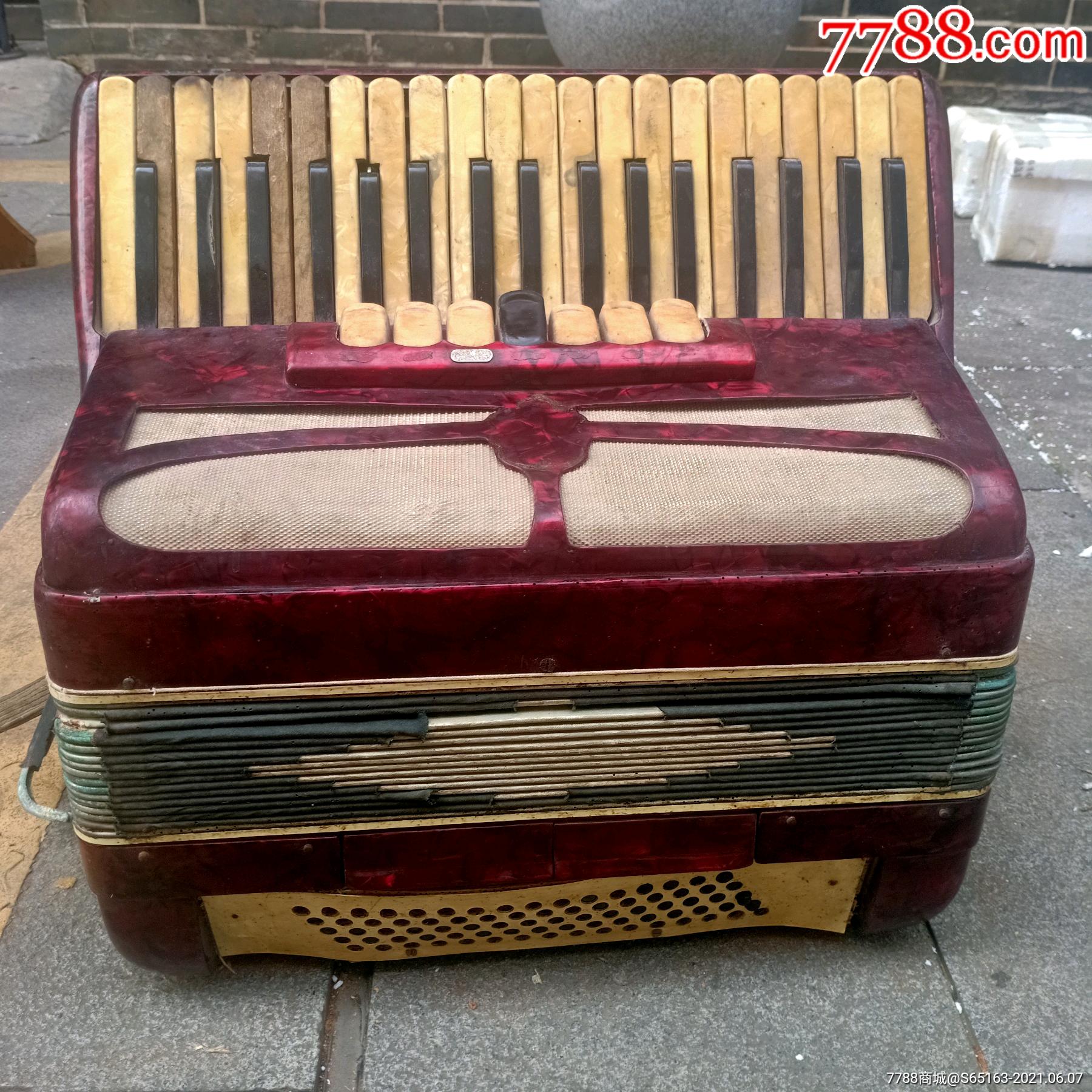 老手风琴