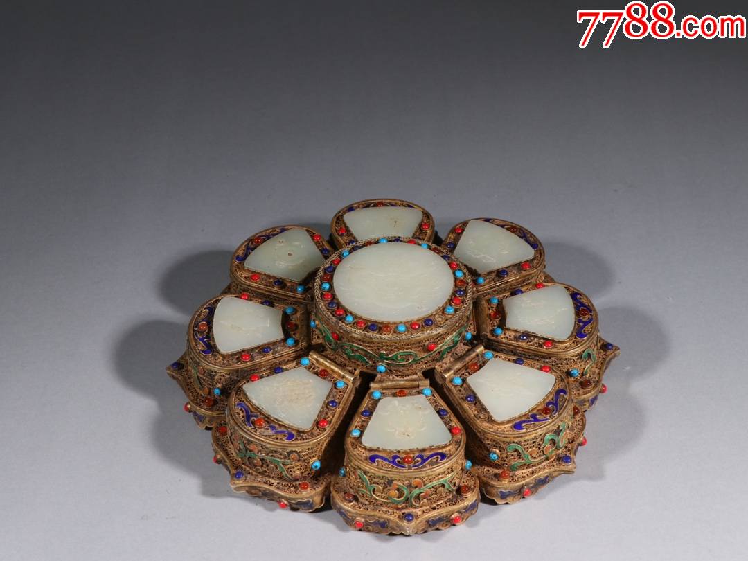 宫廷旧藏银花丝嵌白玉「八吉祥」纹首饰盒.