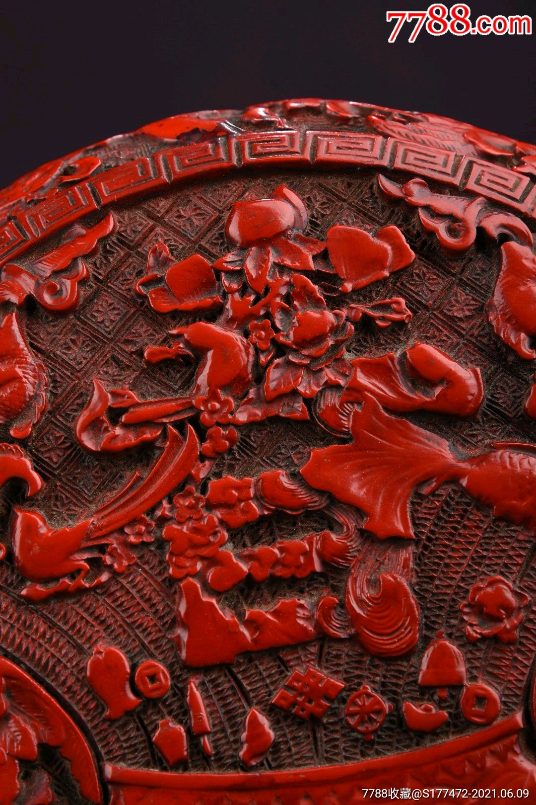 剔红漆器八宝迎春捧盒